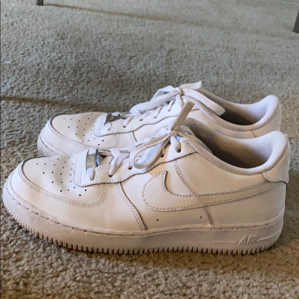 White Nike Air Force 1’s